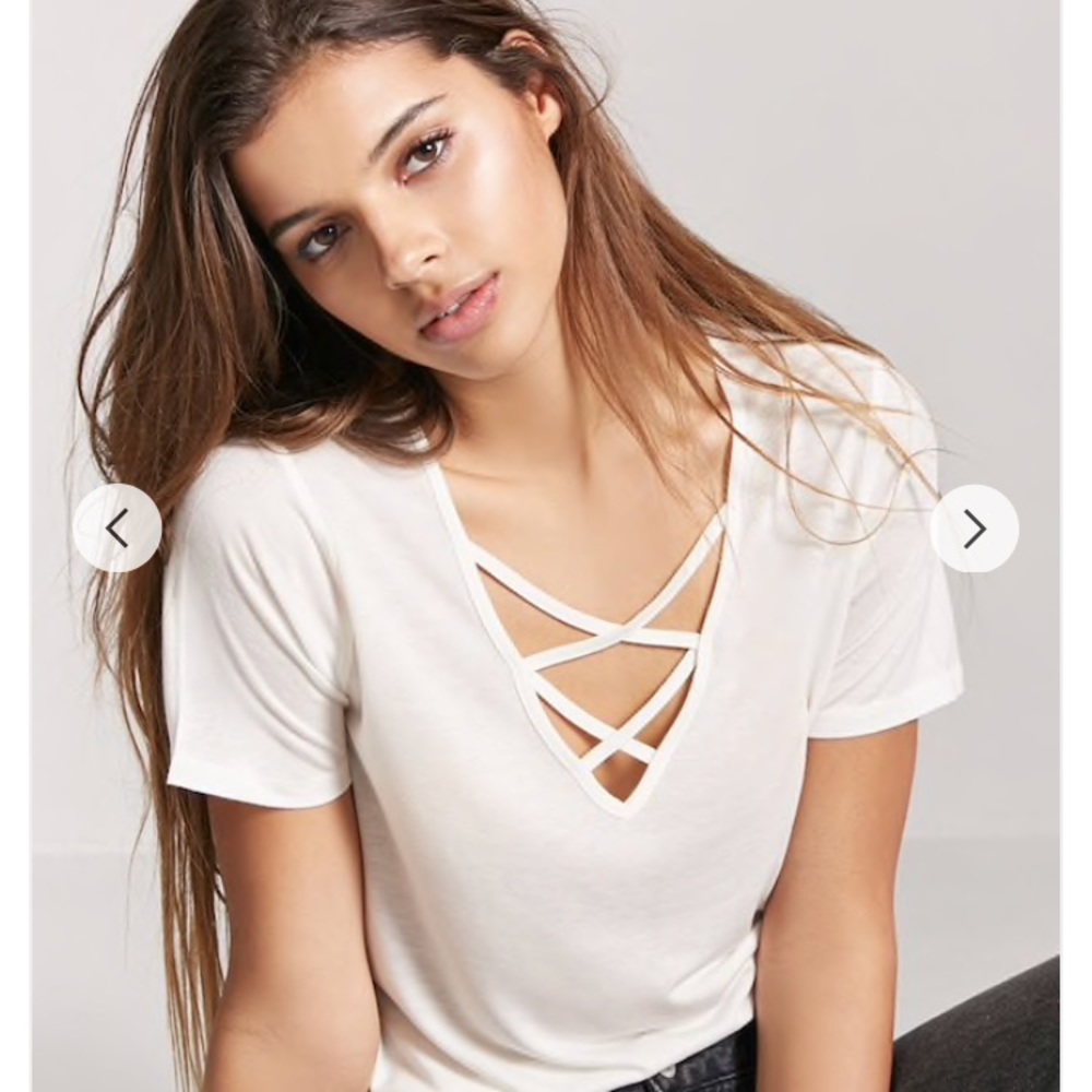 Cute white top NWT
